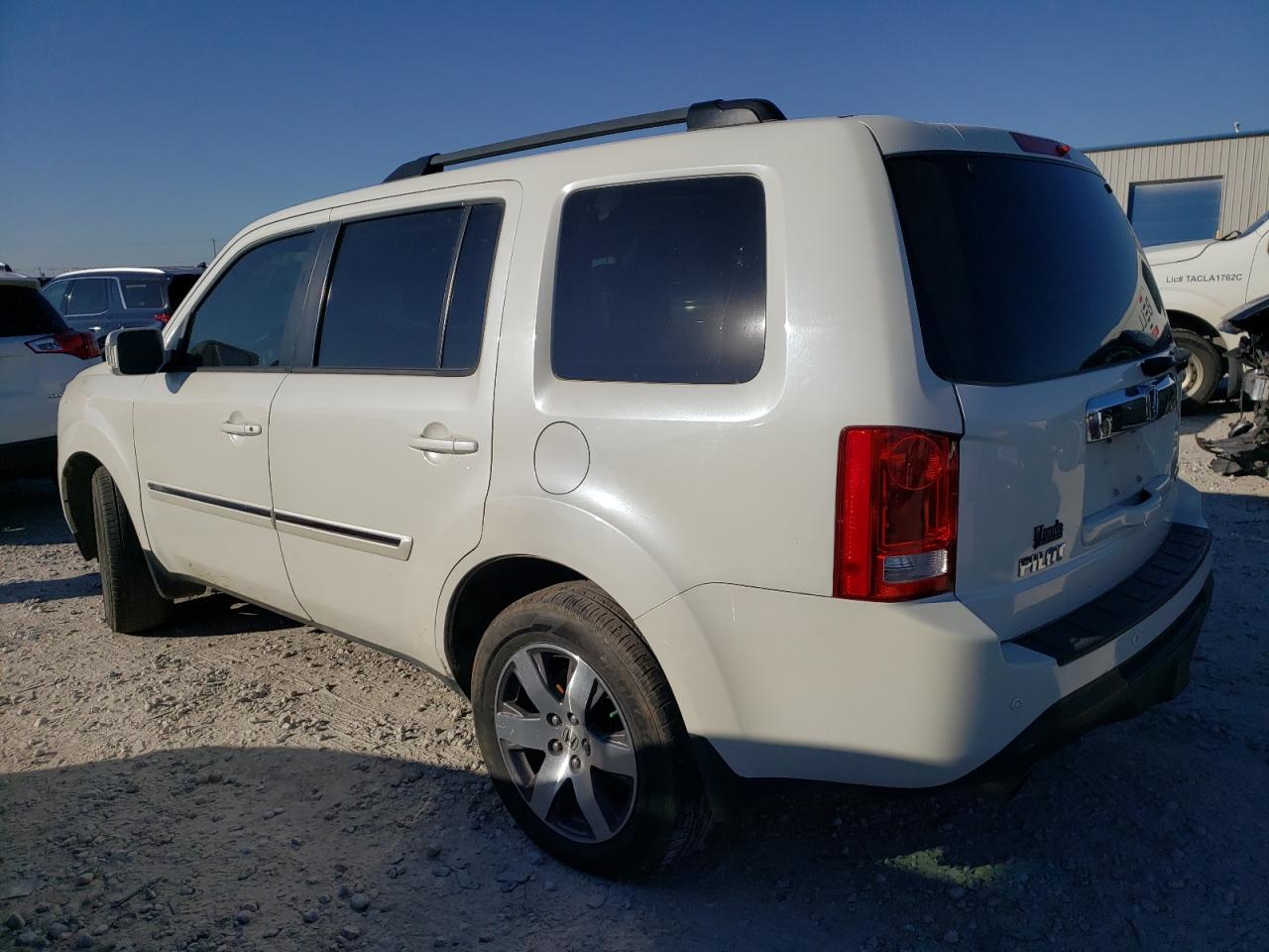 Image 2 of 2015 HONDA PILOT TOURING 2015 with VIN 5FNYF3H96FB008295