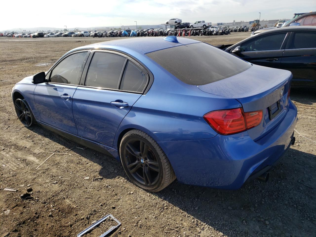 Изображение 2 2013 BMW 328 I SULEV 2013 с VIN WBA3C1G55DNR45463