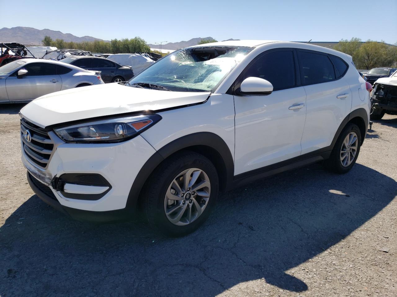 Image 1 of Hyundai Tucson Se 2018 with VIN KM8J23A44JU727813