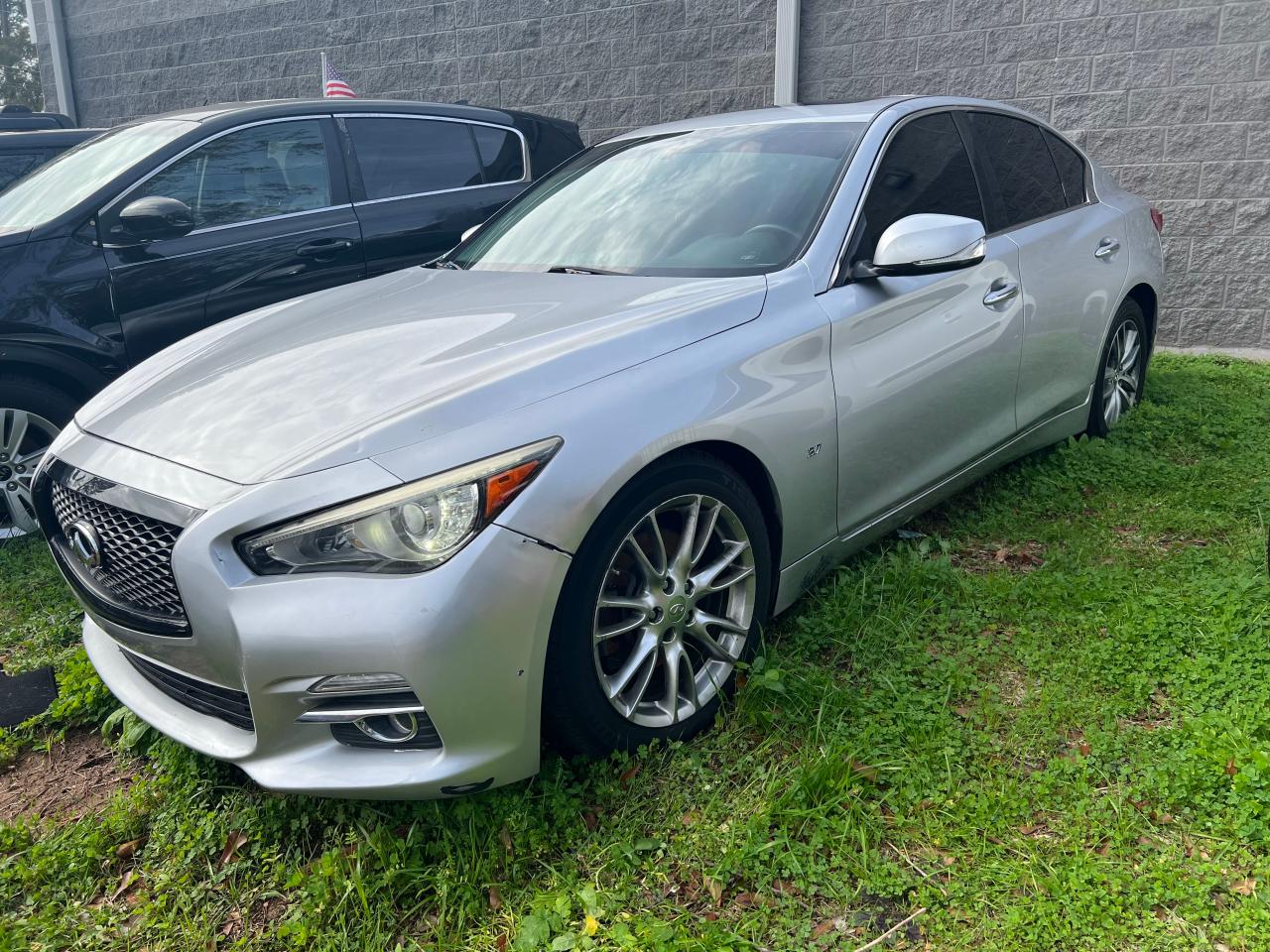 Image 2 of 2015 INFINITI Q50 BASE 2015 with VIN JN1BV7AP7FM353421
