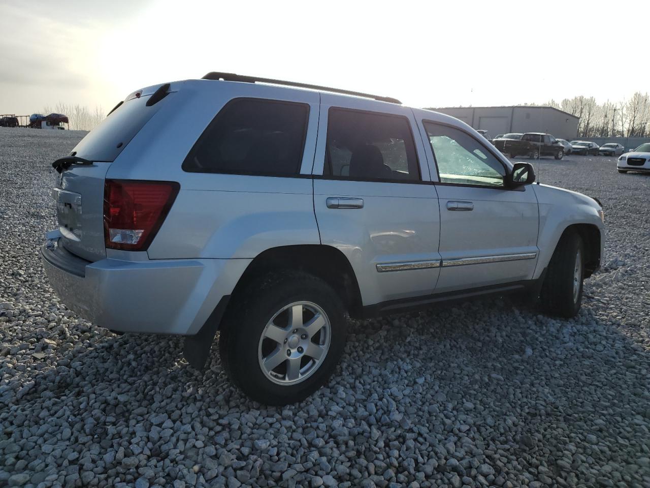 Изображение 3 2010 JEEP GRAND CHEROKEE LAREDO 2010 с VIN 1J4PR4GK9AC151738