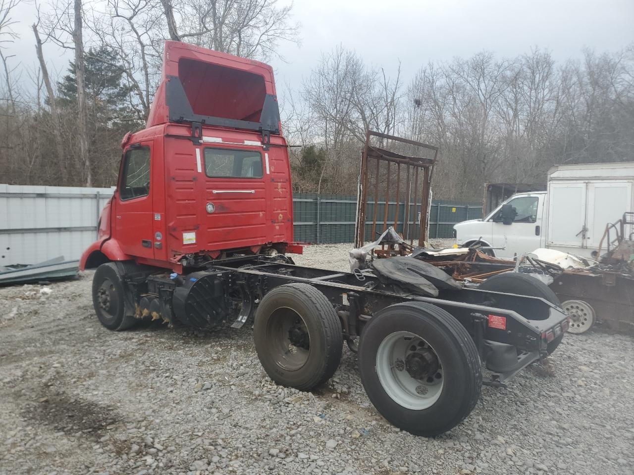 Obraz 3 z 2021 VOLVO VNR  2021 z VIN 4V4WC9EG5MN271032