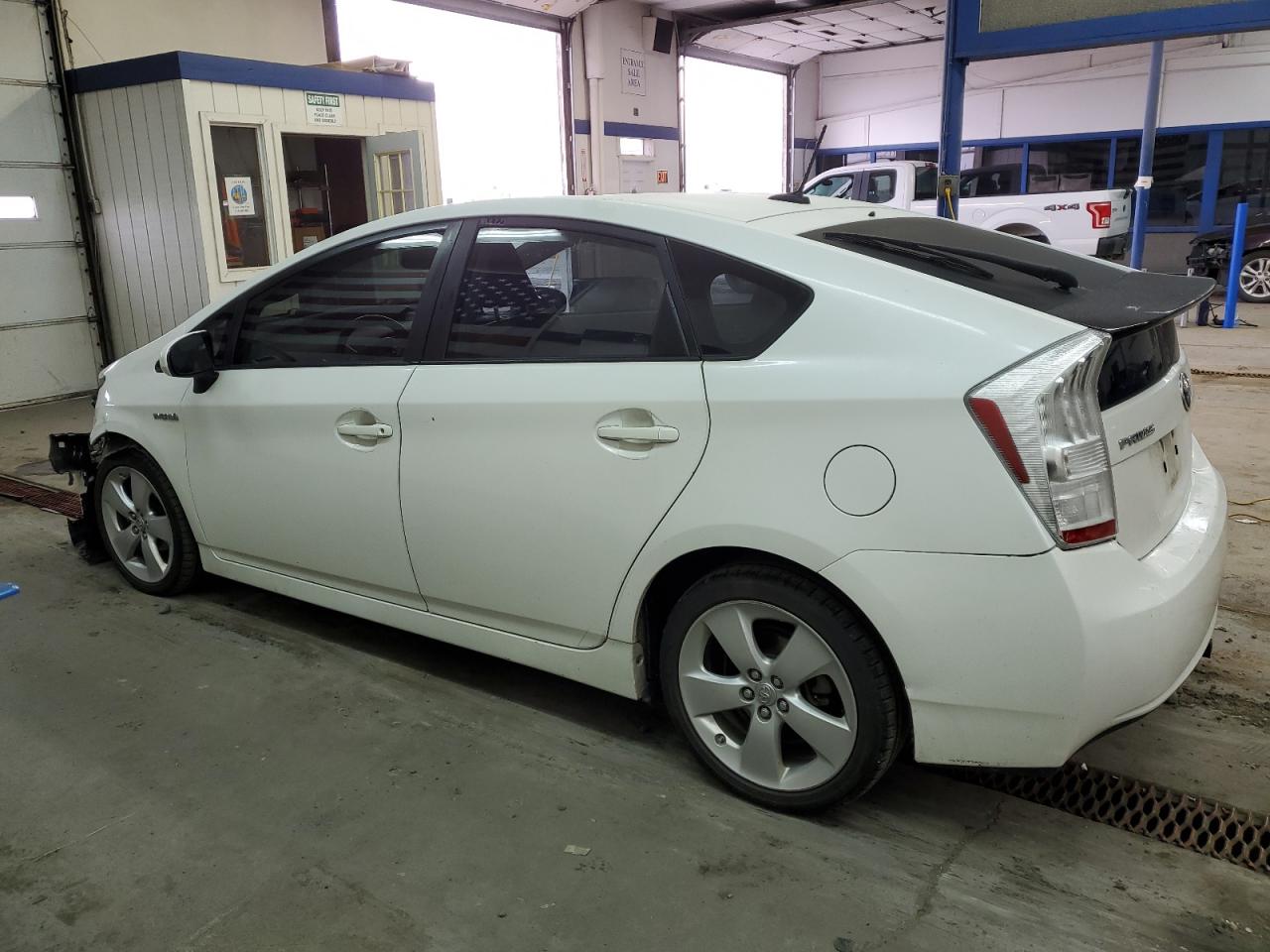 Image 2 of 2010 TOYOTA PRIUS  2010 with VIN JTDKN3DU5A0043985