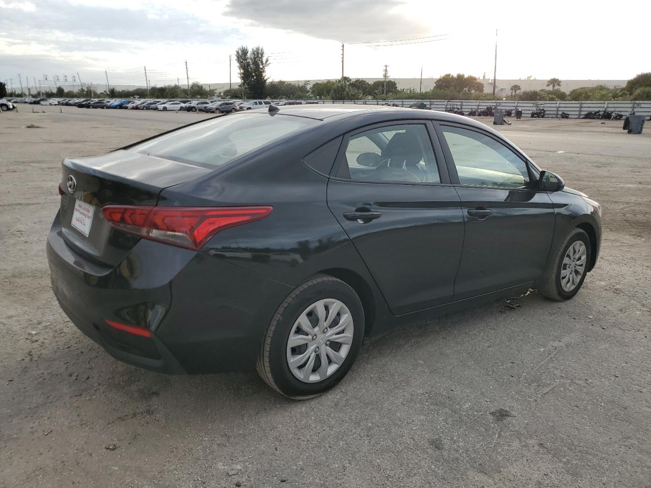Image 3 of 2021 HYUNDAI ACCENT SE 2021 with VIN 3KPC24A62ME129548