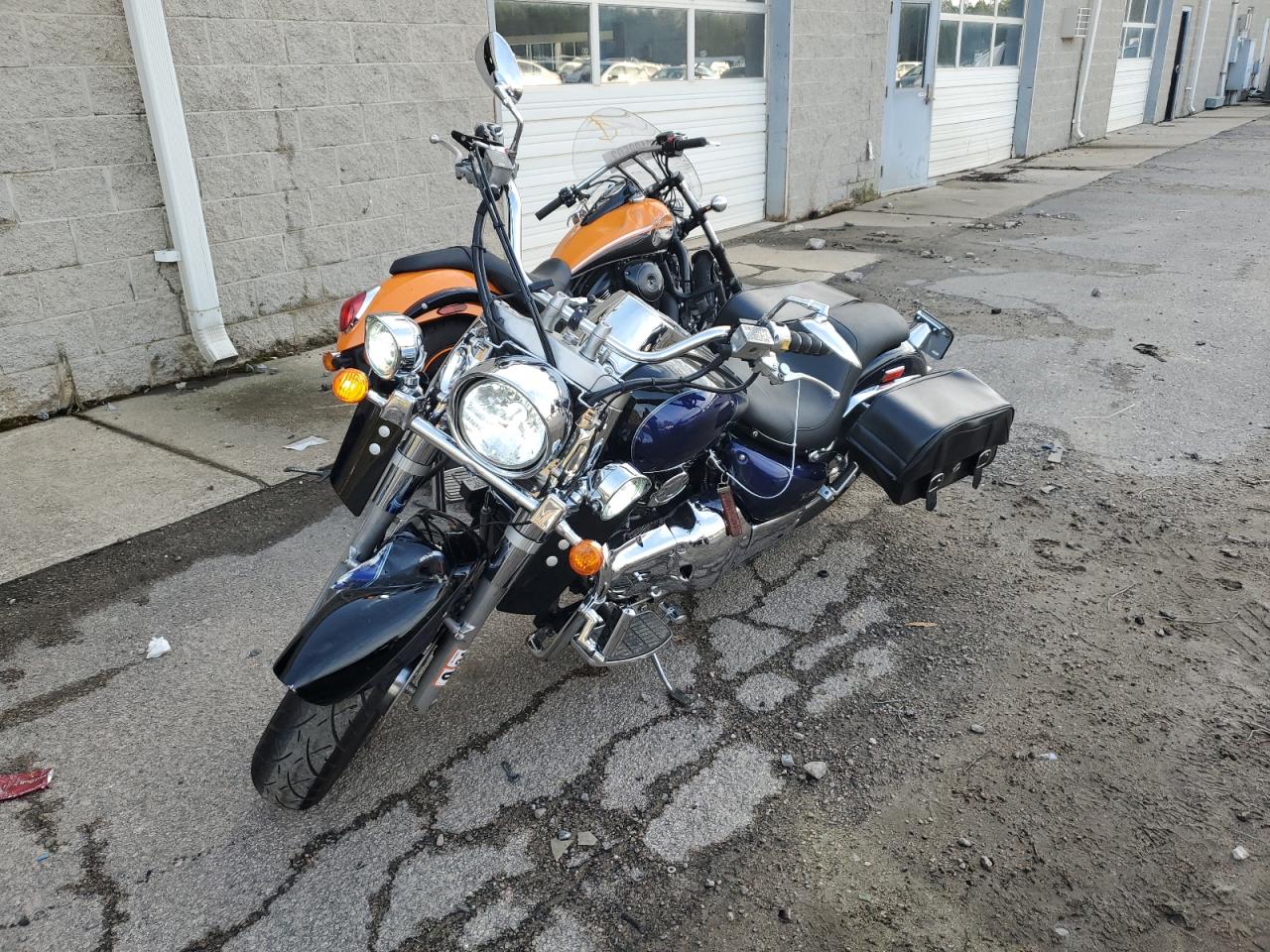 Image 2 of 2005 SUZUKI C90  2005 with VIN JS1VY52A252102794