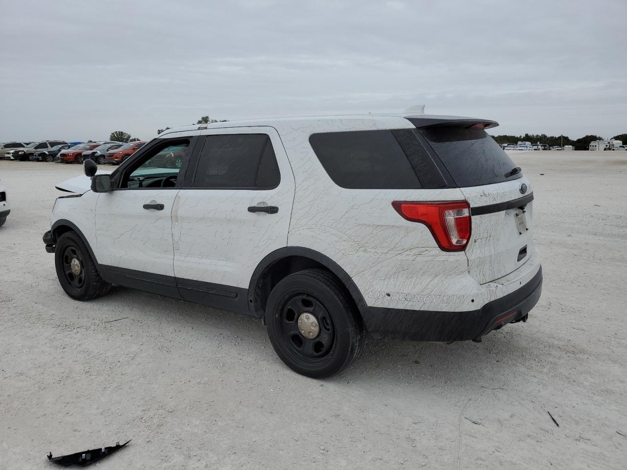 Obraz 2 z 2016 FORD EXPLORER POLICE INTERCEPTOR 2016 z VIN 1FM5K8AR6GGA52449