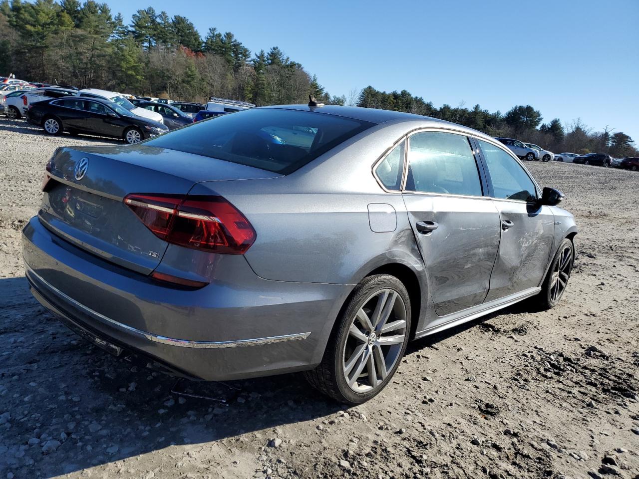 Obraz 3 z 2018 VOLKSWAGEN PASSAT S 2018 z VIN 1VWAA7A38JC010601