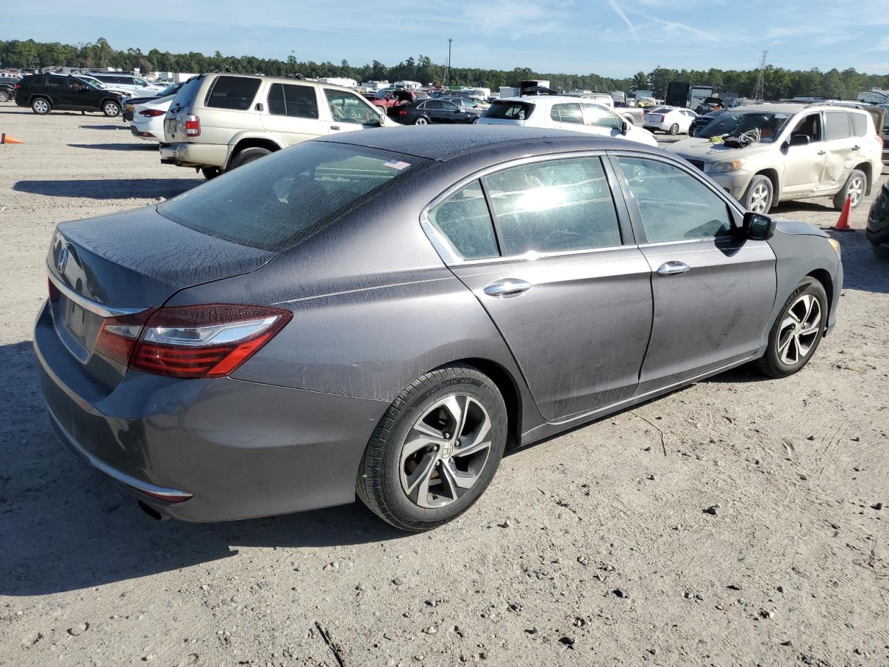 Obraz 3 z 2017 HONDA ACCORD LX 2017 z VIN 1HGCR2F3XHA258369