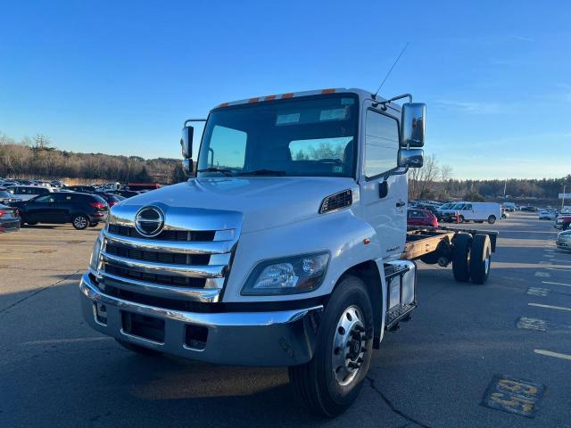 Image 2 of 2018 HINO 258/268  2018 with VIN 5PVNJ8JV6J4S70114