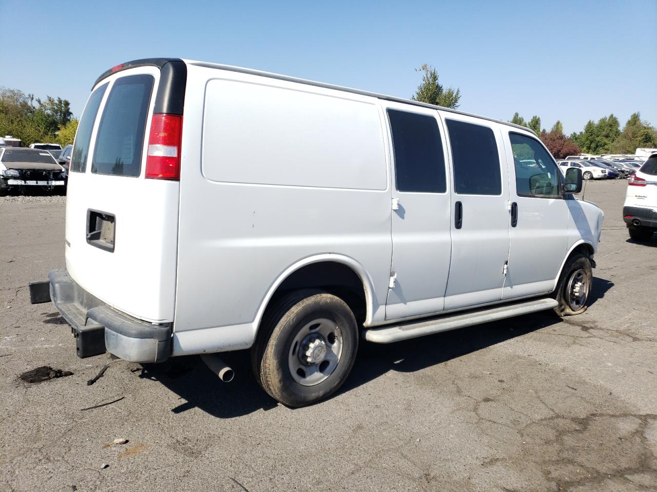 Obraz 3 z 2020 CHEVROLET EXPRESS G2500  2020 z VIN 1GCWGAFG1L1174433