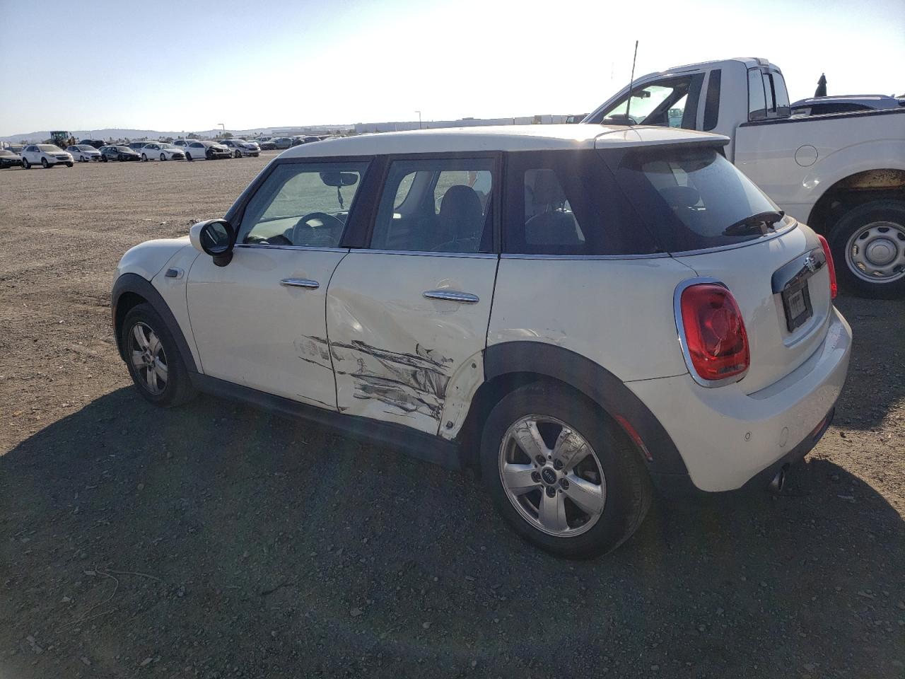 Изображение 2 2021 MINI COOPER  2021 с VIN WMWXU7C0XM2M94107