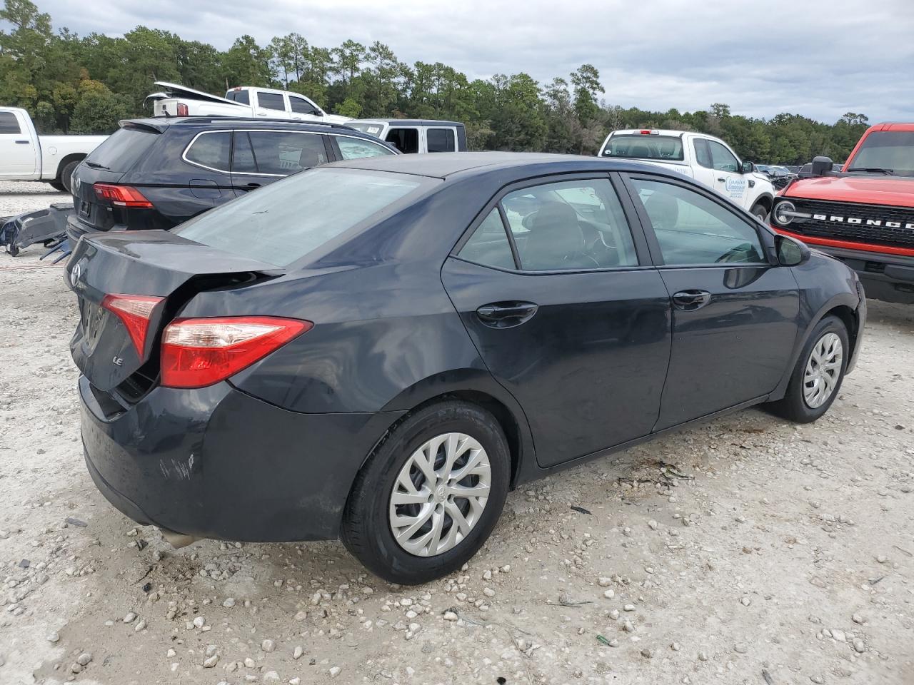 Image 3 of 2019 TOYOTA COROLLA L 2019 with VIN 5YFBURHE0KP897234