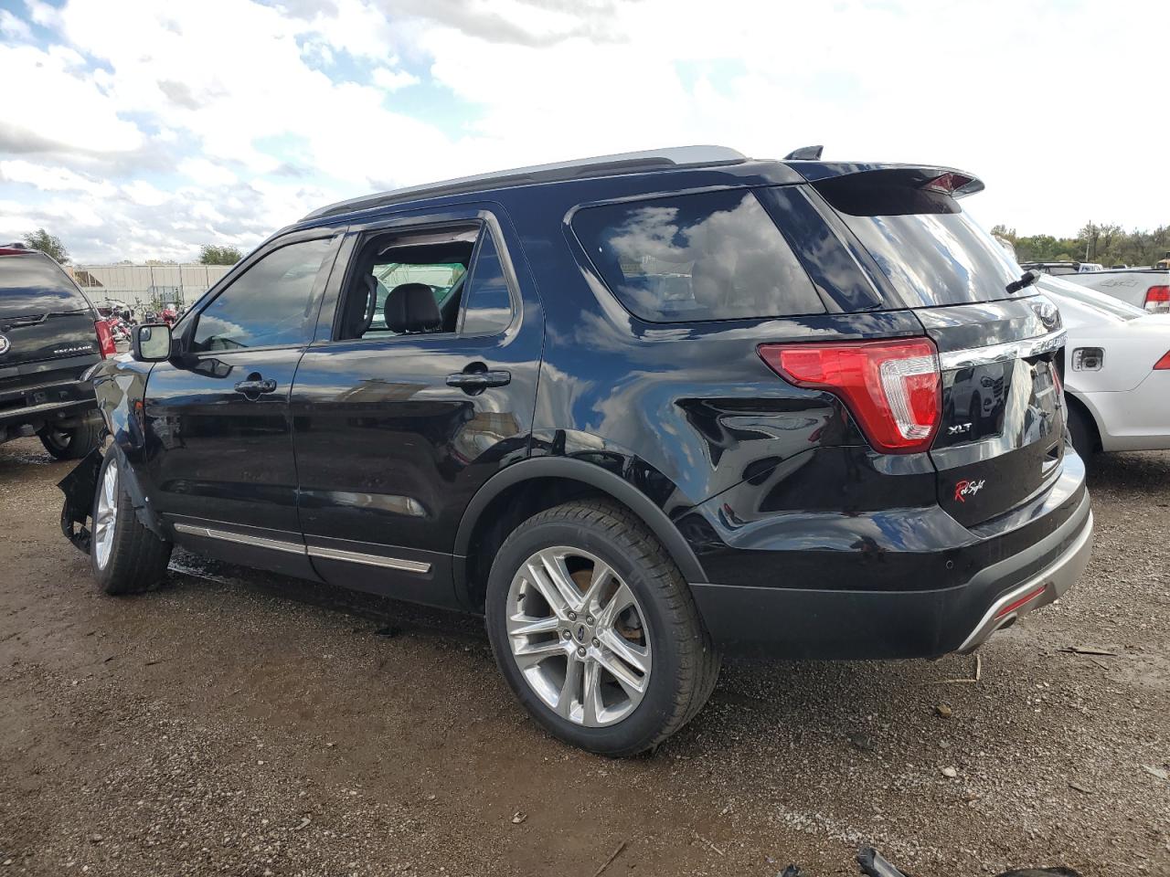 Obraz 2 z 2017 FORD EXPLORER XLT 2017 z VIN 1FM5K8D85HGB06442