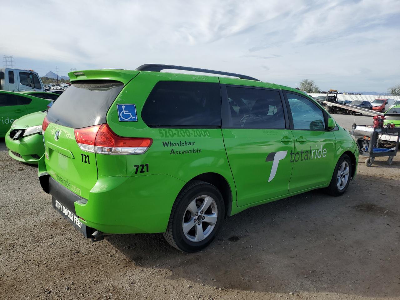 Изображение 3 2014 TOYOTA SIENNA LE 2014 с VIN 5TDKK3DC0ES454455