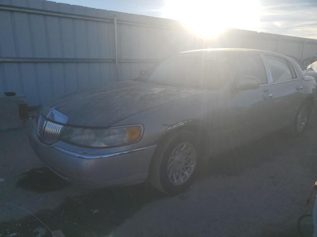 Image 1 of 1999 LINCOLN TOWN CAR SIGNATURE 1999 with VIN 1LNHM82W9XY699515