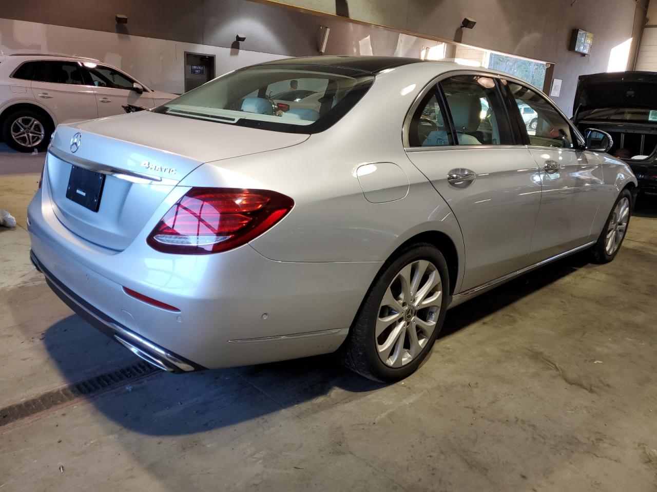 Изображение 3 2018 MERCEDES-BENZ E 400 4MATIC 2018 с VIN WDDZF6GB7JA476814