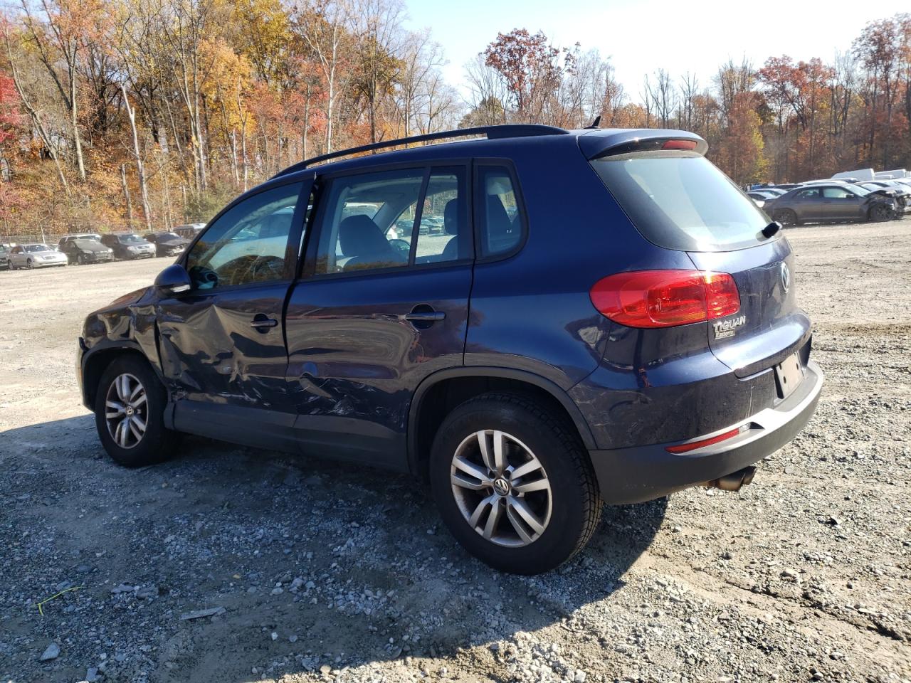 Obraz 2 z 2016 VOLKSWAGEN TIGUAN S 2016 z VIN WVGAV7AX8GW617837