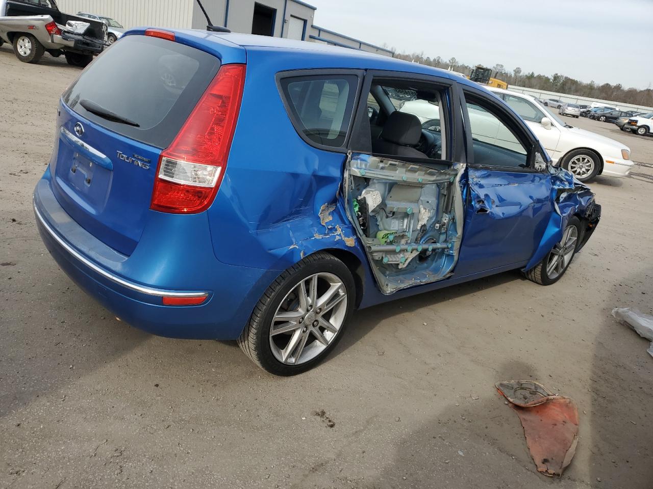 Image 3 of 2009 HYUNDAI ELANTRA TOURING  2009 with VIN KMHDC86E09U041952