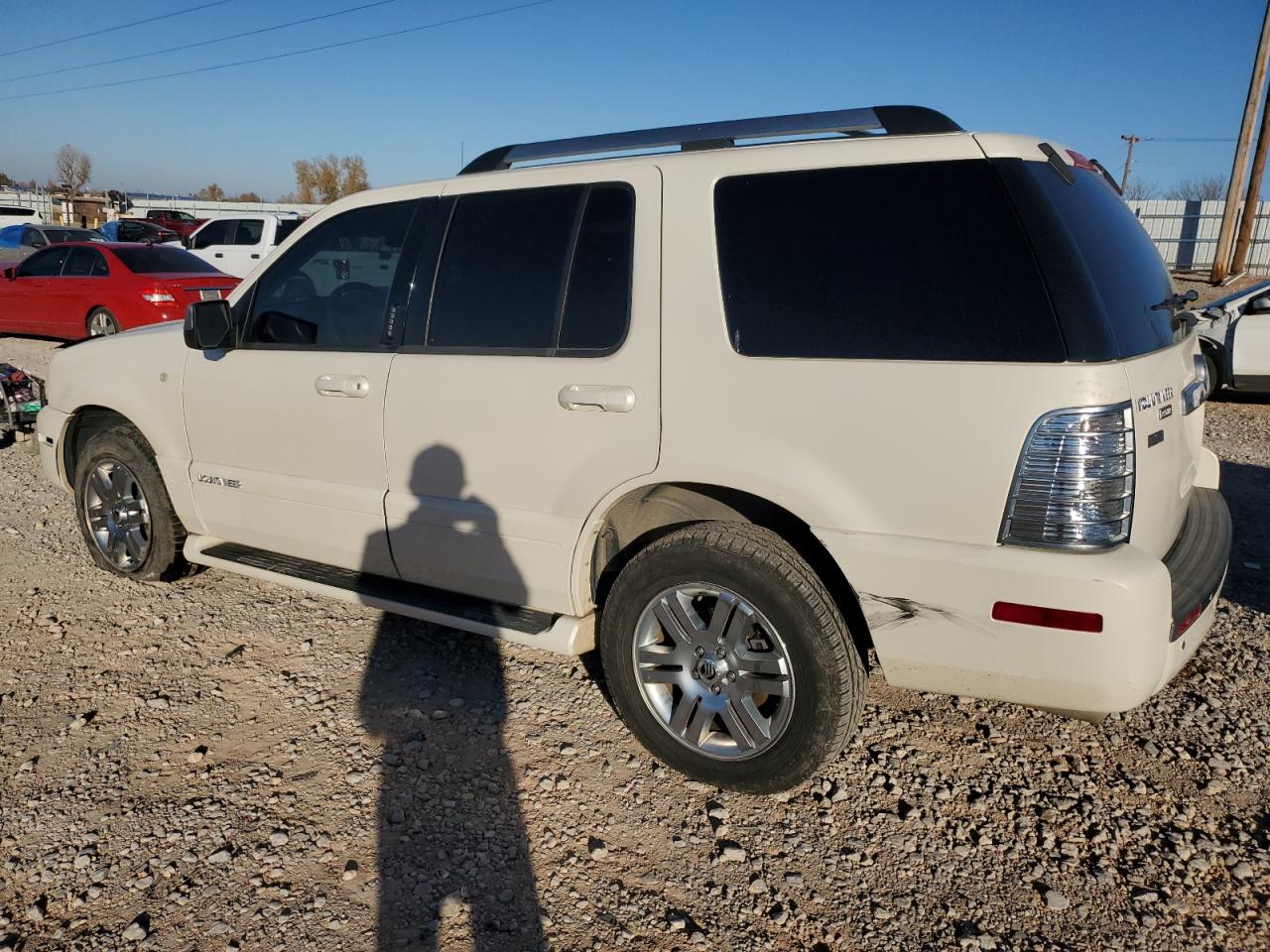 Image 2 of 2007 MERCURY MOUNTAINEER PREMIER 2007 with VIN 4M2EU38E07UJ23290