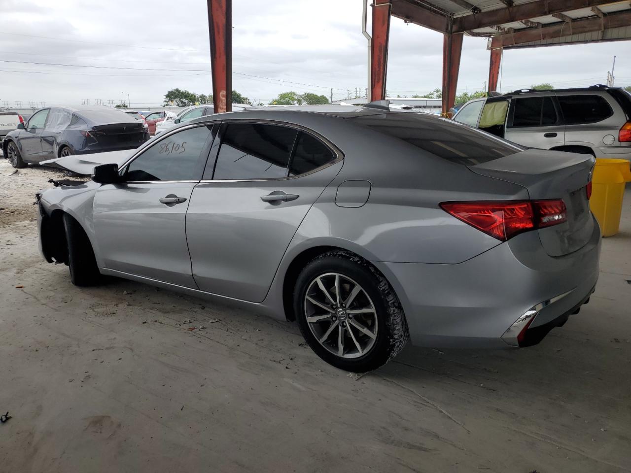 Изображение 2 2018 ACURA TLX TECH 2018 с VIN 19UUB1F53JA006568