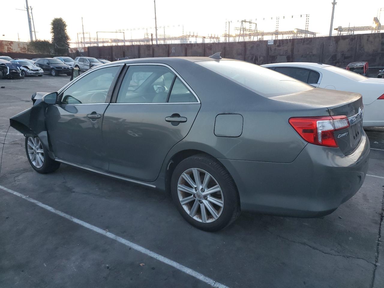 Obraz 2 z 2012 TOYOTA CAMRY SE 2012 z VIN 4T1BK1FK7CU505401