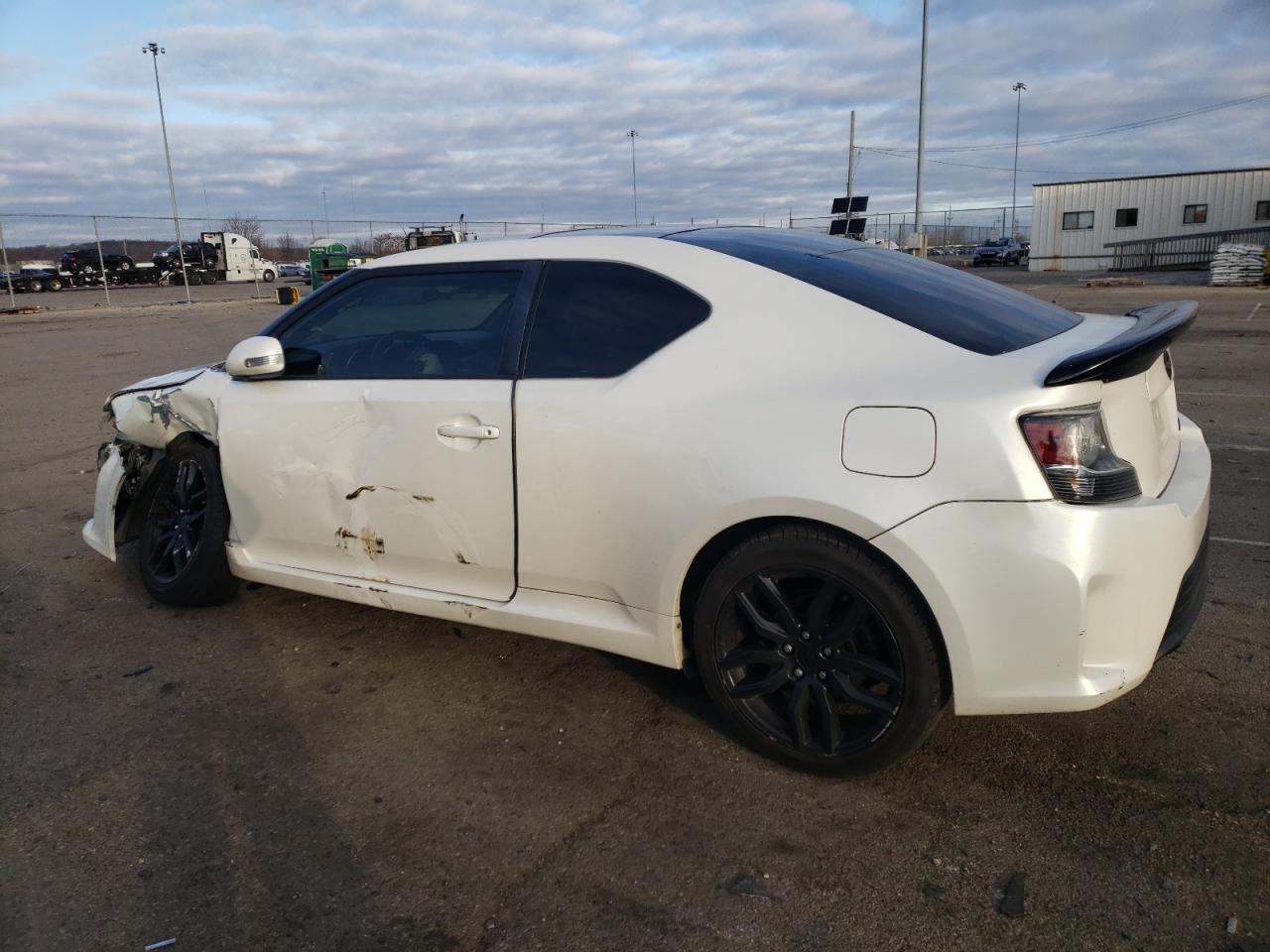 Изображение 2 2014 TOYOTA SCION TC  2014 с VIN JTKJF5C72E3082742