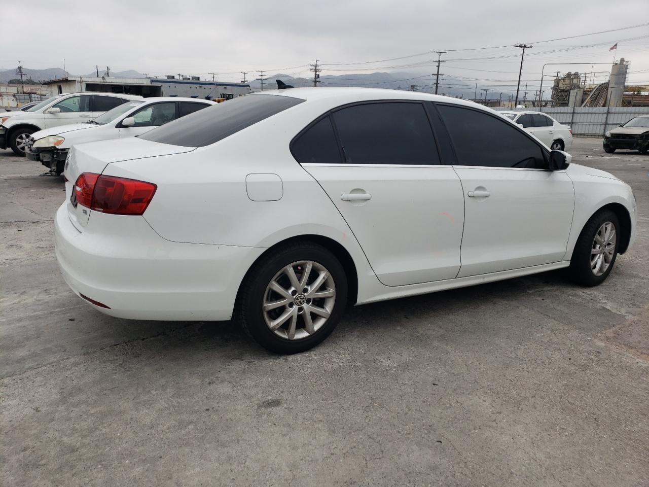 Image 3 of 2014 VOLKSWAGEN JETTA SE 2014 with VIN 3VWD17AJ2EM421248