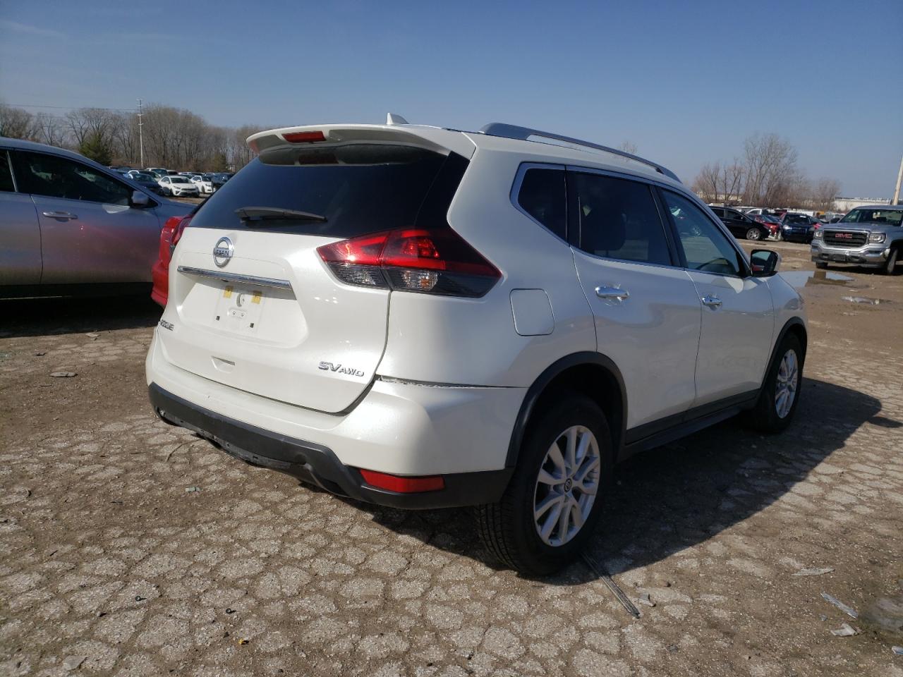 Image 3 of 2018 NISSAN ROGUE S 2018 with VIN KNMAT2MVXJP547444