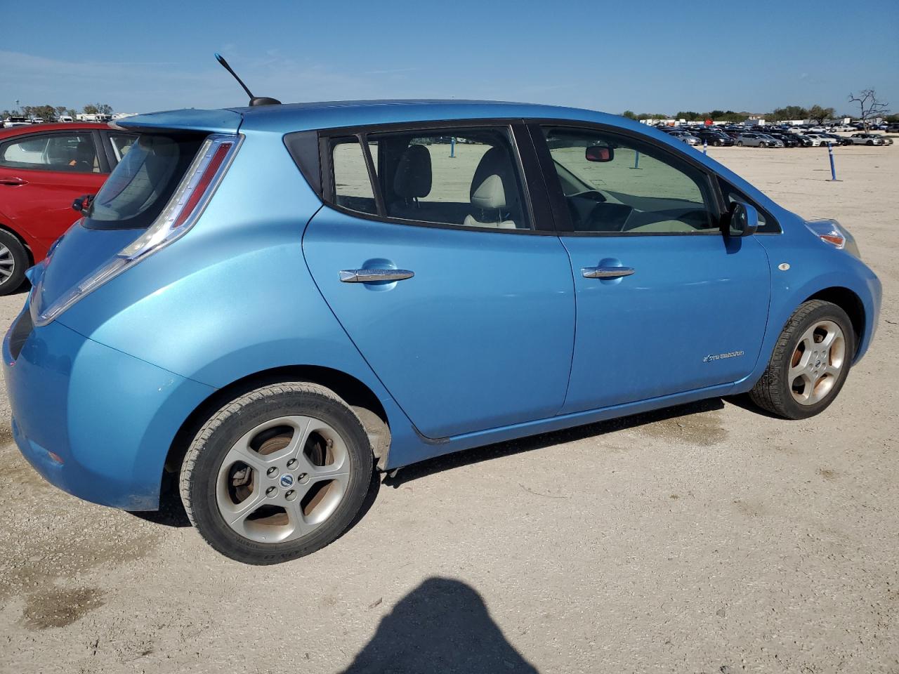 Image 3 of 2011 NISSAN LEAF SV 2011 with VIN JN1AZ0CP0BT009398