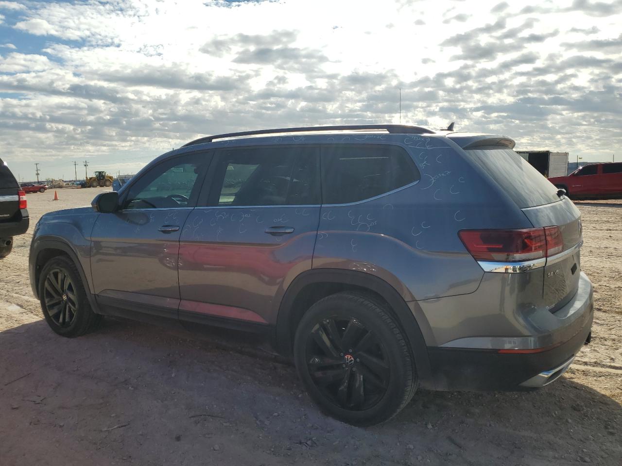 Image 2 of 2021 VOLKSWAGEN ATLAS SE 2021 with VIN 1V2KR2CA7MC558073