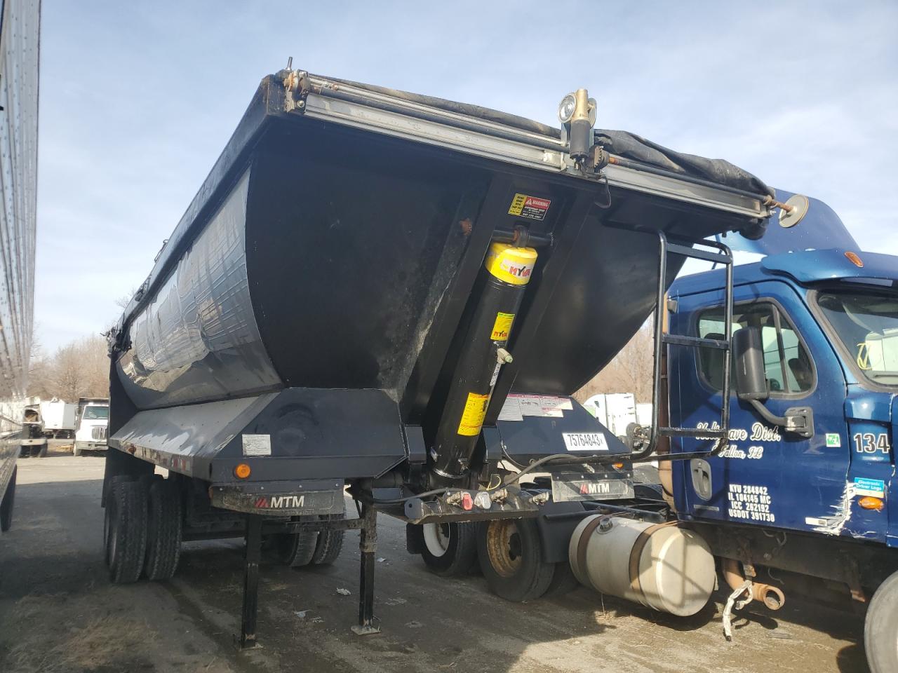 Obraz 1 z 2019 OTHER OTHER 2019 z VIN 4M9DS262XK1017204