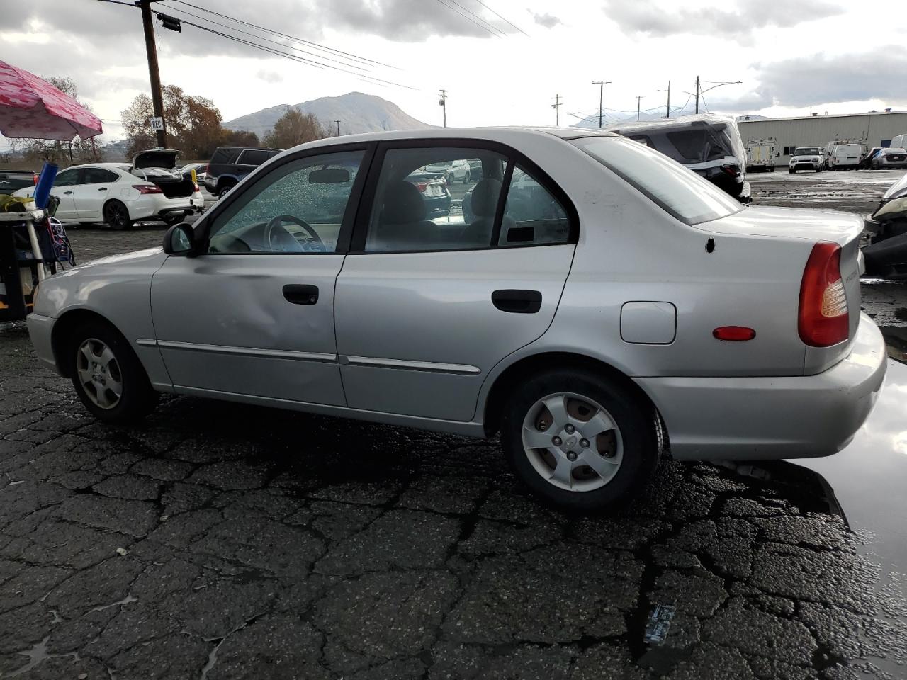 Image 2 of 2002 HYUNDAI ACCENT GL 2002 with VIN KMHCG45CX2U380393