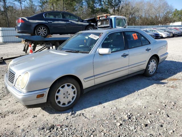 Image 1 of 1999 MERCEDES-BENZ E 320 1999 with VIN WDBJF65H0XA946770