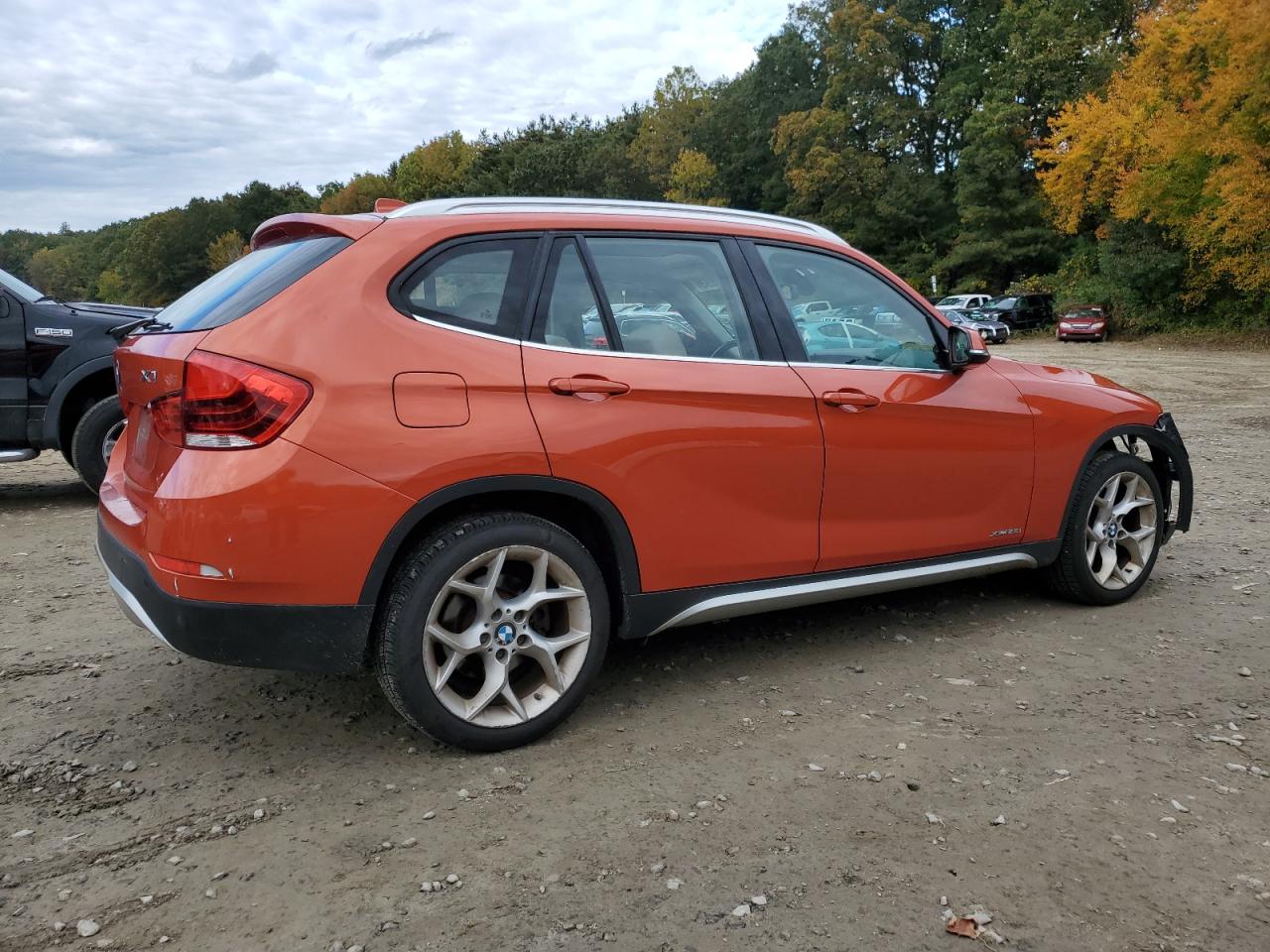 Obraz 3 z 2014 BMW X1 XDRIVE28I 2014 z VIN WBAVL1C57EVY20027