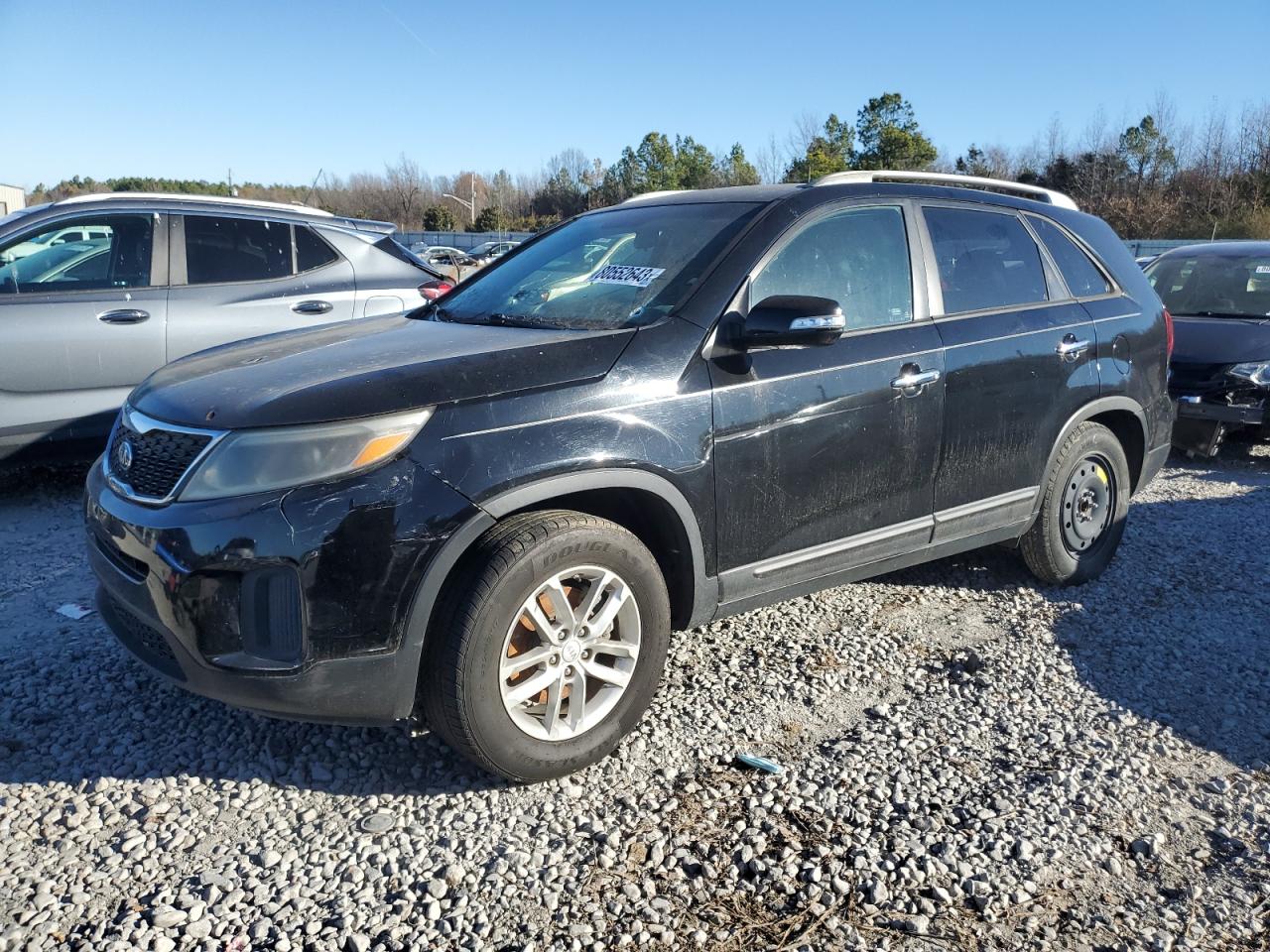Image 1 of 2015 KIA SORENTO LX 2015 with VIN 5XYKT4A79FG598045