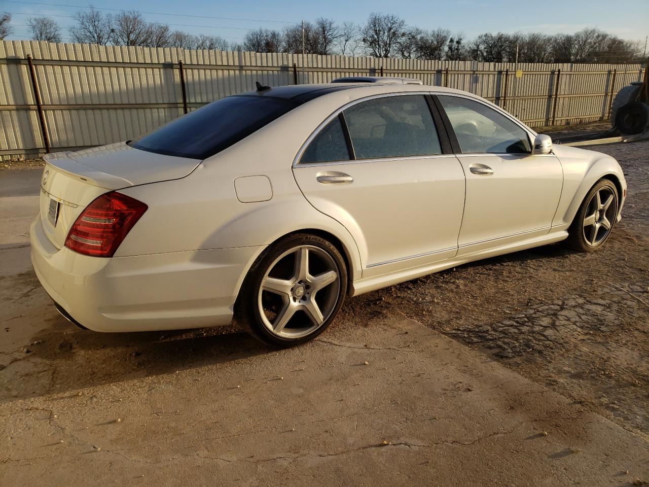 Image 3 of 2013 MERCEDES-BENZ S 550 2013 with VIN WDDNG7DB3DA522844