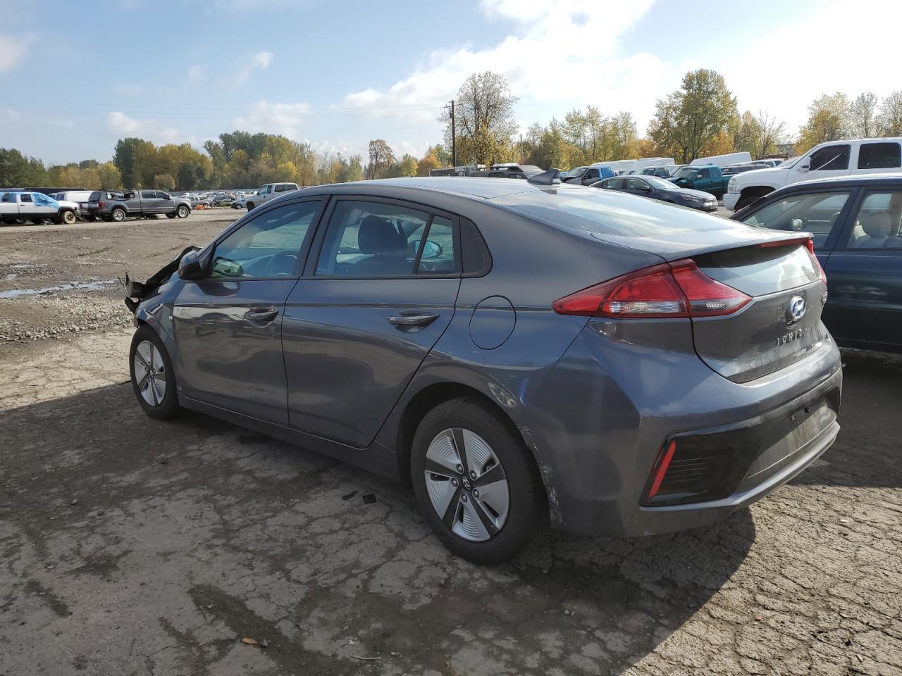 Image 2 of 2019 HYUNDAI IONIQ BLUE 2019 with VIN KMHC65LC2KU163822