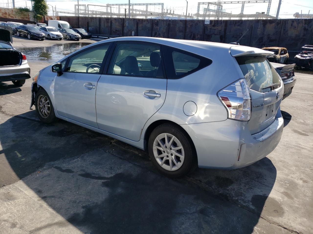 Image 2 of 2013 TOYOTA PRIUS V  2013 with VIN JTDZN3EU4D3259312