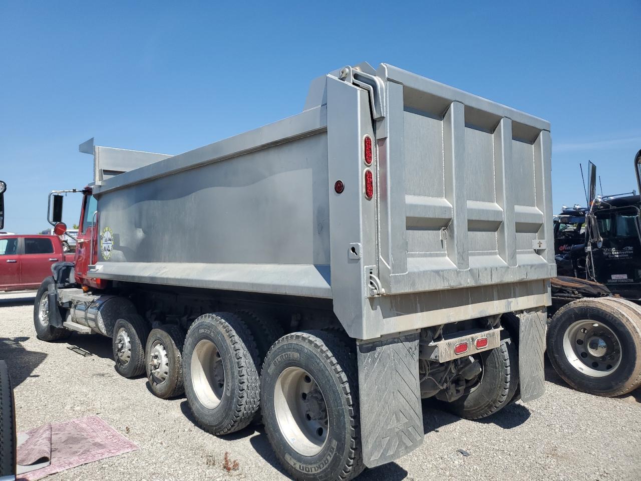 Изображение 3 2006 MACK 700 CV700 2006 с VIN 1M2AG11C46M054428