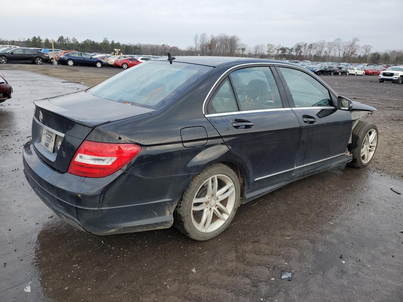Image 3 of 2013 MERCEDES-BENZ C 250 2013 with VIN WDDGF4HB2DA808544