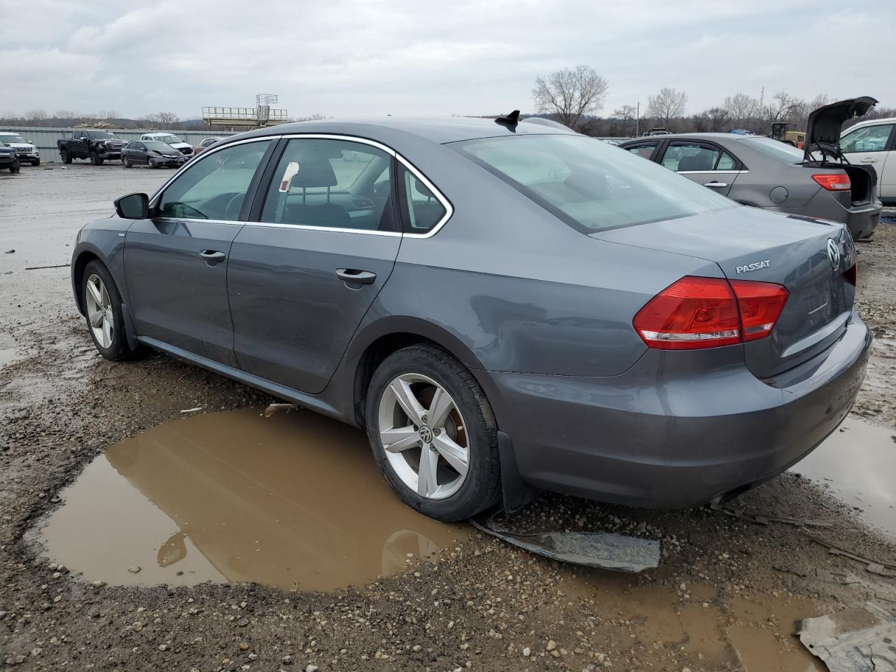Изображение 2 2014 VOLKSWAGEN PASSAT S 2014 с VIN 1VWAS7A30EC043739