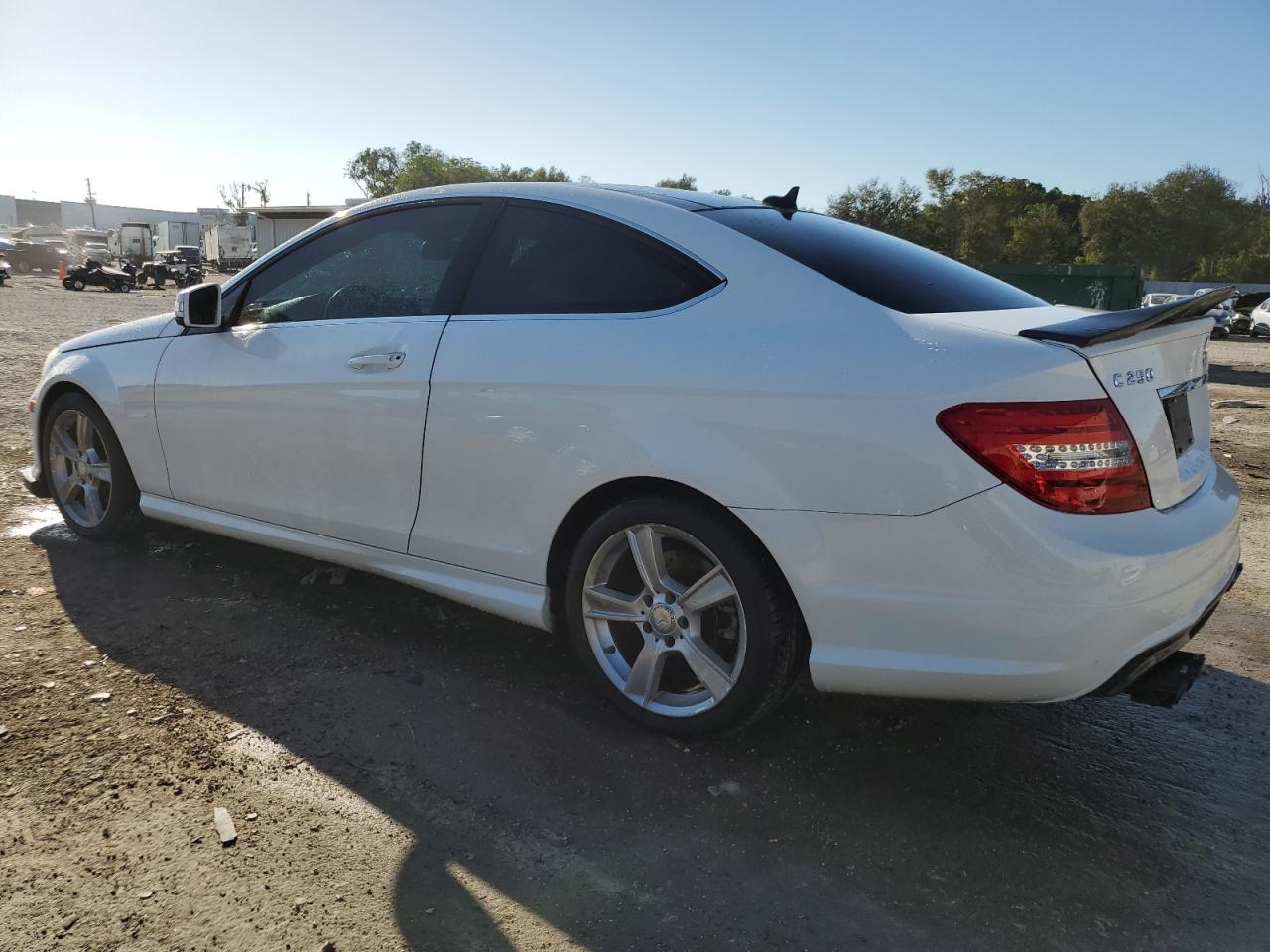 Obraz 2 z 2013 MERCEDES-BENZ C 250 2013 z VIN WDDGJ4HB6DG070436