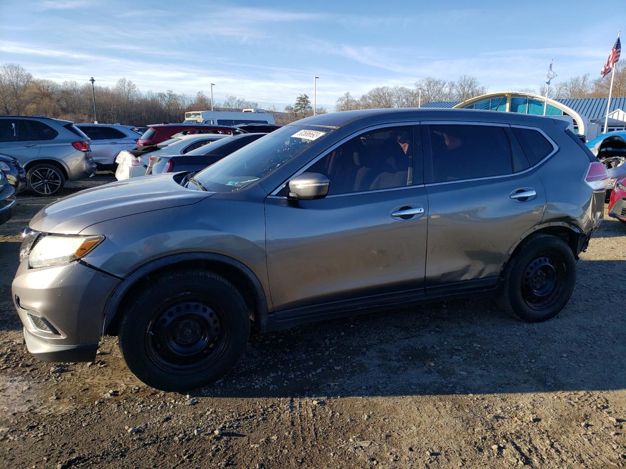 Image 1 of 2015 NISSAN ROGUE S 2015 with VIN KNMAT2MV2FP542133