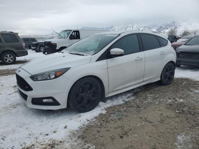 Image 1 of 2016 FORD FOCUS ST 2016 with VIN 1FADP3L94GL282490