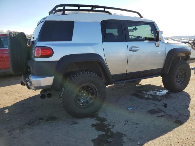 Image 3 of 2007 TOYOTA FJ CRUISER  2007 with VIN JTEBU11F670059596