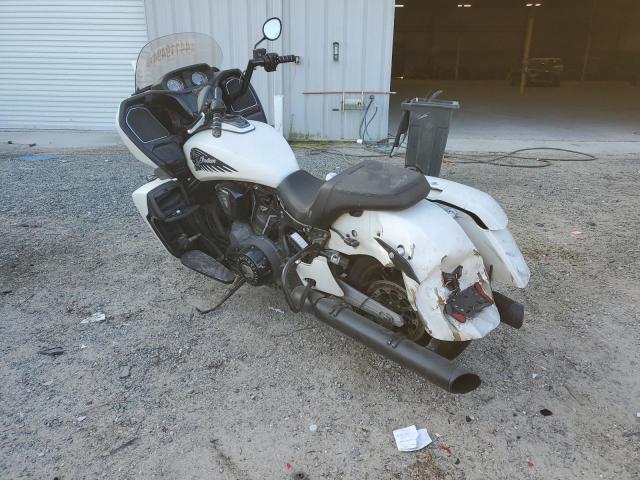 Image 3 of 2021 INDIAN MOTORCYCLE CO. CHALLENGER DARK HORSE 2021 with VIN 56KLCDRR6M3397869