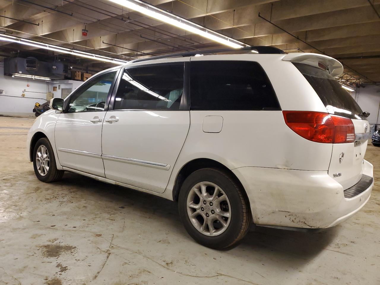 Obraz 2 z 2006 TOYOTA SIENNA XLE 2006 z VIN 5TDBA22CX6S054792