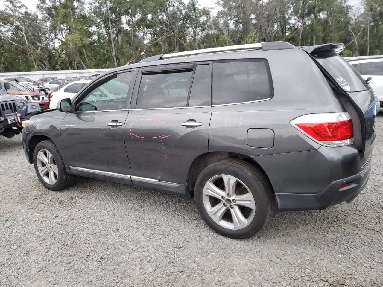 Image 2 of 2013 TOYOTA HIGHLANDER LIMITED 2013 with VIN 5TDDK3EH1DS217314