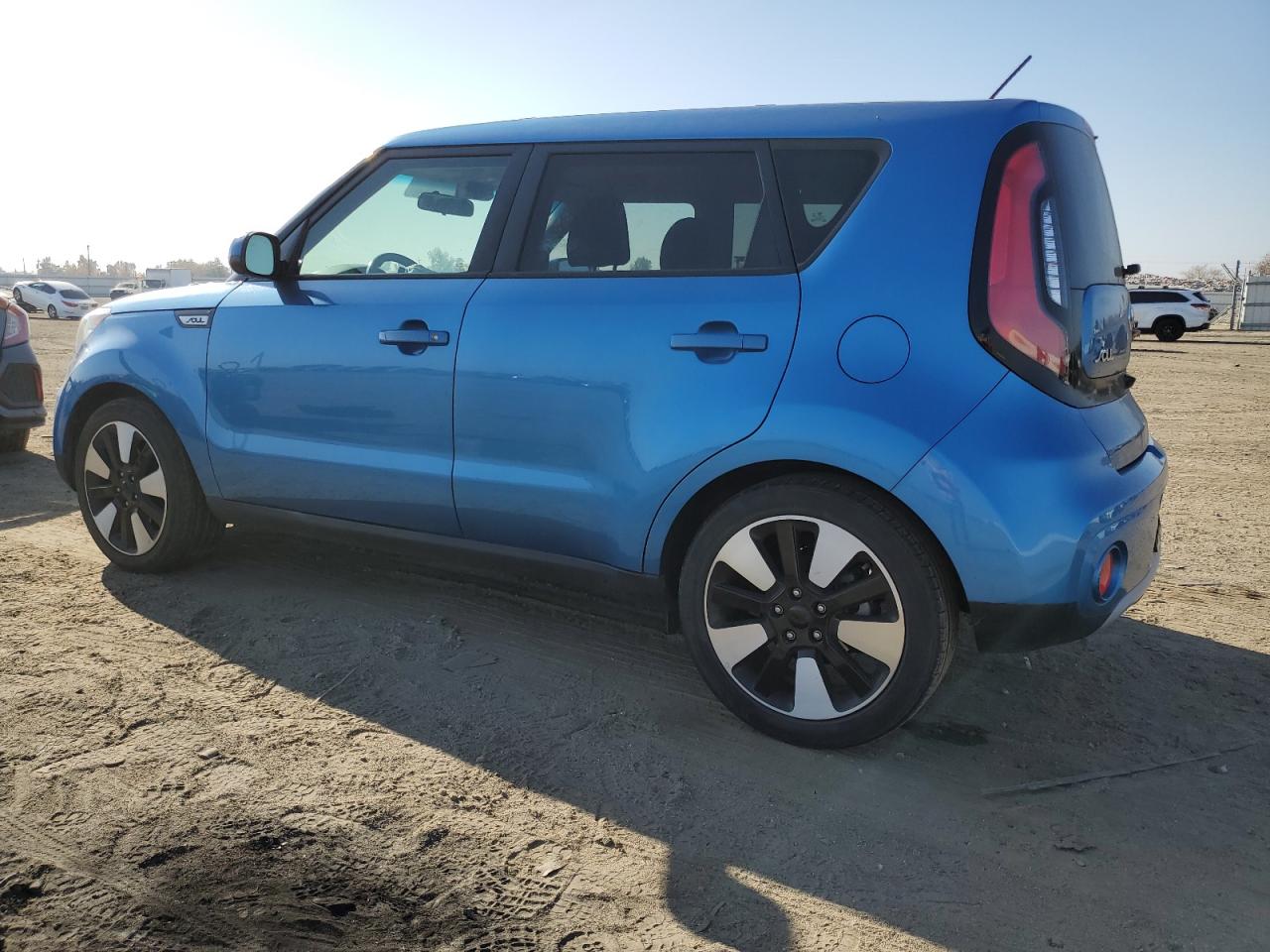 Изображение 2 2019 KIA SOUL + 2019 с VIN KNDJP3A5XK7681869