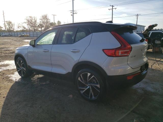 Obraz 2 z 2021 VOLVO XC40 T5 R-DESIGN 2021 z VIN YV4162UM9M2435733